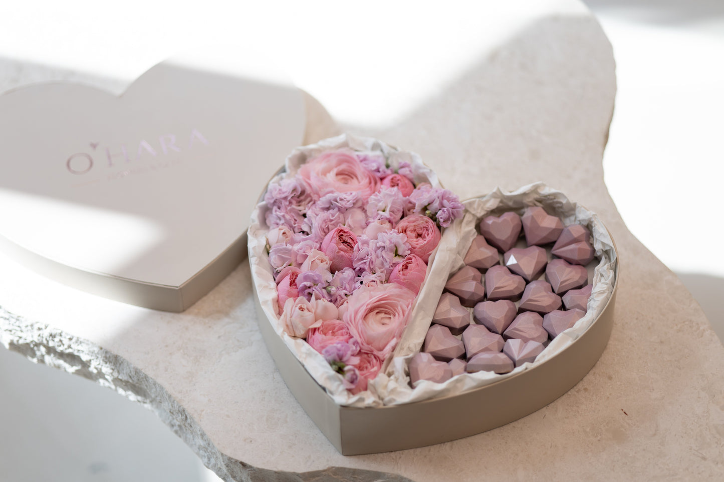 Desserts and Flowers: How to Combine Sweets with Floral Arrangements